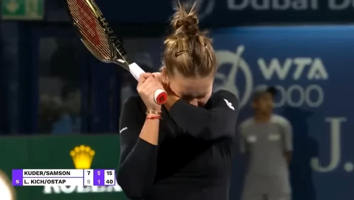 Veronika Kudermetova a fost lovită cu mingea în față FOTO Captură video