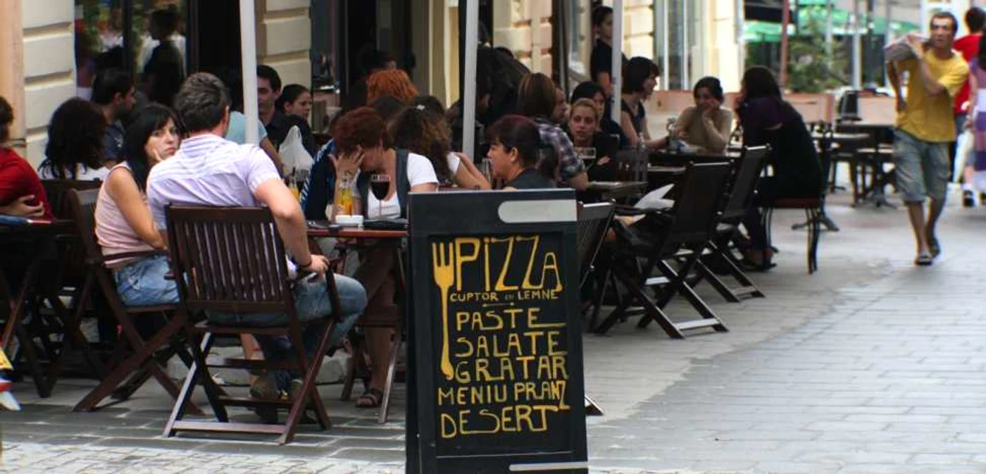 Terasele sunt principalele atracţii FOTO Marian Vilău