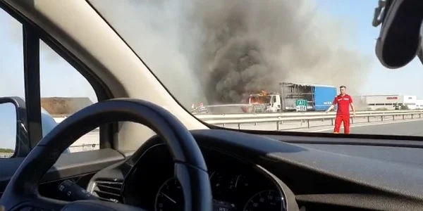 Tir in flacari foto captura video