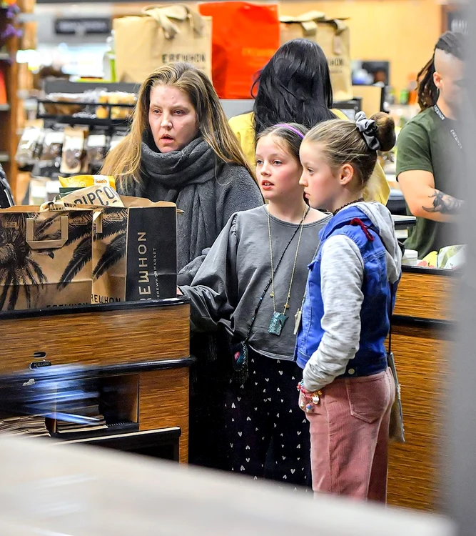 Lisa Presley, de nerecunoscut