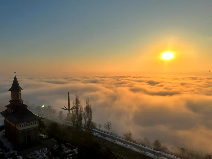 Dunărea acoperită de nori de aburi FOTO: C.Mazilu