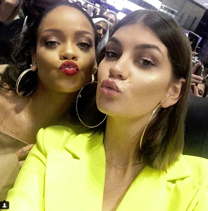 Laura Giurcanu s-a pozat cu Rihanna 