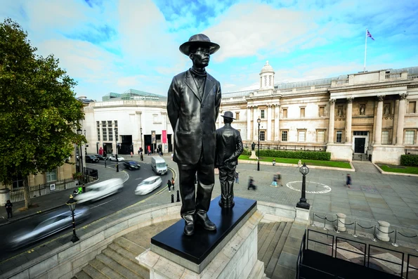 Sculptură anticolonialistă, expusă în Trafalgar Square (foto: Getty Images)