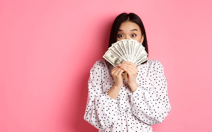 Salariul reclamat de o tânără a stârnit dezbateri aprinse. Sursa foto: Freepik.com