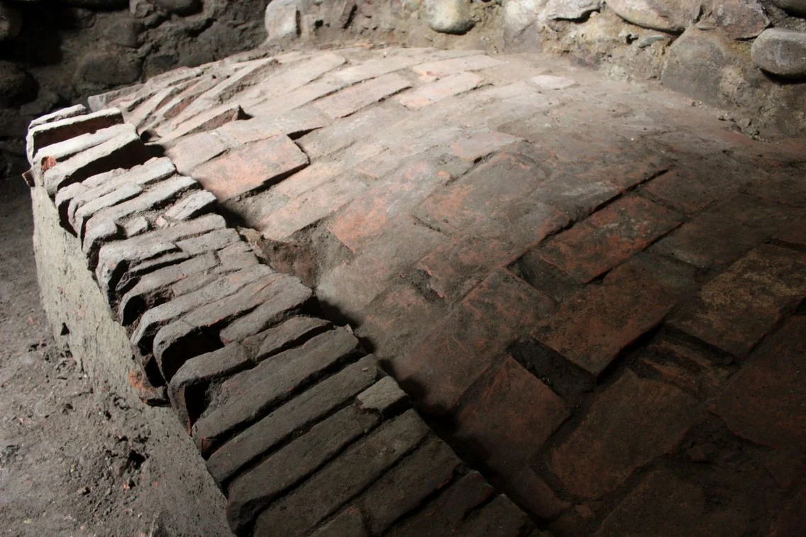 Descoperiri arheologice în Turnul Dogarilor din cetatea medievală Bistrița (© Complexul Muzeal Bistrița-Năsăud)