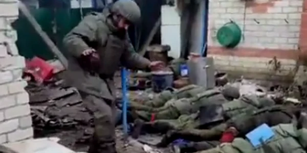 imagini cu predarea unor soldaţi ruşi, care ar fi fost executati apoi de către trupele ucrainene foto captura video