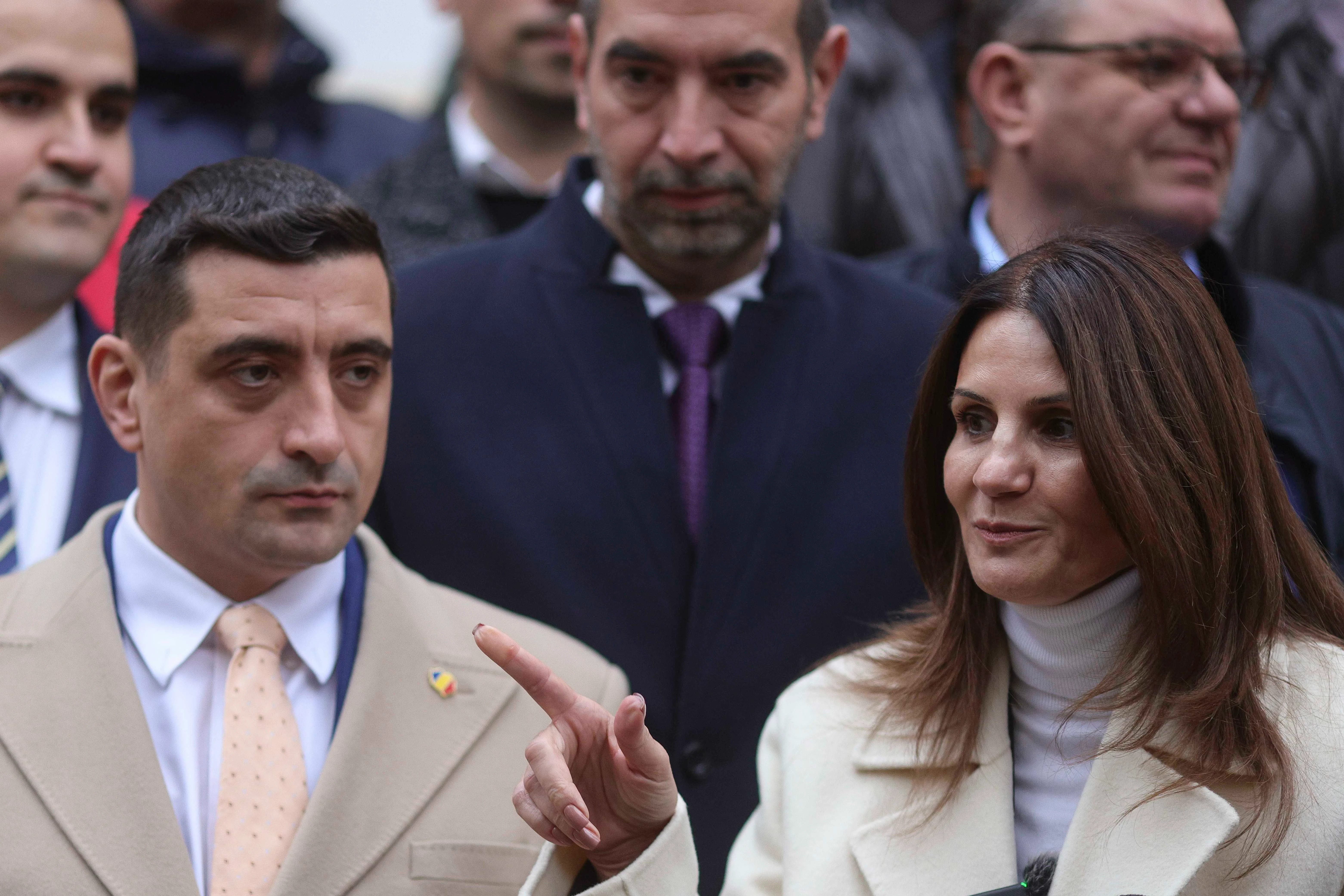 AEP respinge facturi de milioane de la AUR către Realitatea Plus din campania lui Simion. Reacția Ancăi Alexandrescu