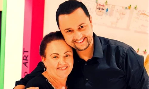 Mama lui Cătălin Măruţă a împlinit 61 de ani jpeg