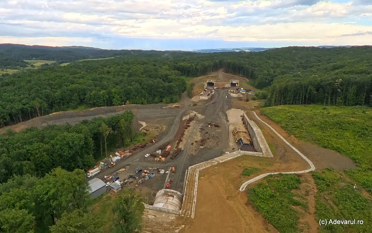 Lucrăril la tunelurile de pe A1. Foto: Daniel Guță. ADEVĂRUL