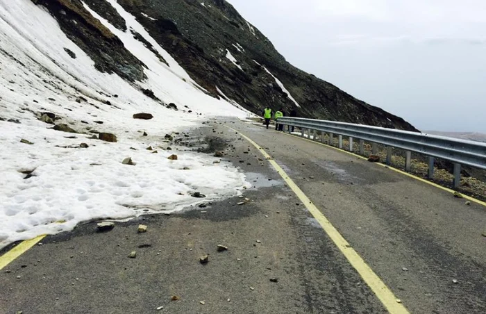 Transalpina este încă acoperită de zăpadă