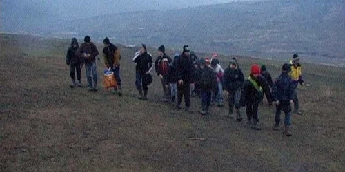 Botoşani: Elevii bat zilnic kilometri întregi ca să înveţe carte