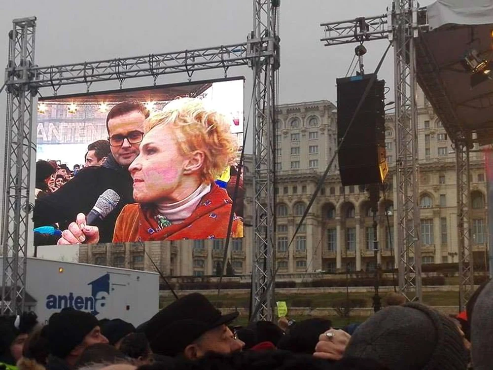 Dana Grecu a plâns de mama focului 