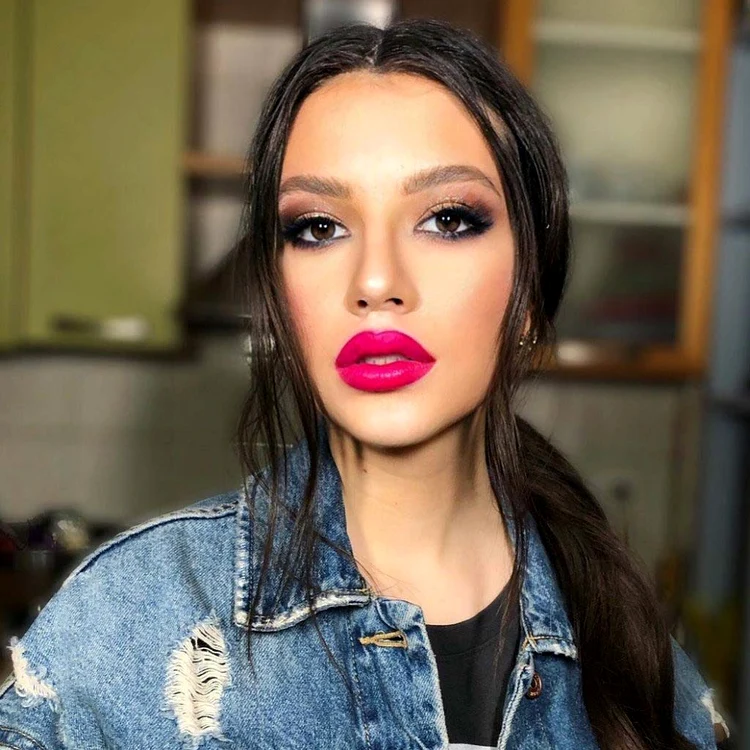 Cleopatra Stratan, desemnată ”Cea mai tânără solistă de succes”