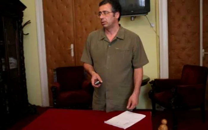 Doctorul George Bogdan Ungureanu, managerul Spitalului Municipal, a anunţat măsuri drastice pentru angajaţii instituţiei. 