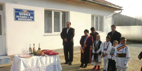 Elevii din Dognecea  invaţă în şcoală nouă
