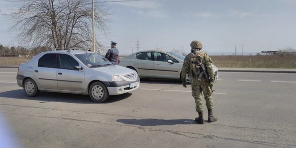 politisti militari verificare trafic rutier coronavirus masti Galati 4