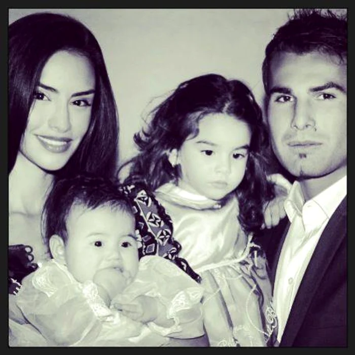 Mutu, alături de familia sa