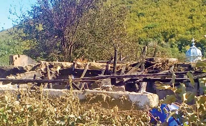 Casa a ars din temelii