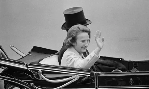 Elena Ceaușescu la Londra, 1978 GettyImages 2239740531 jpg