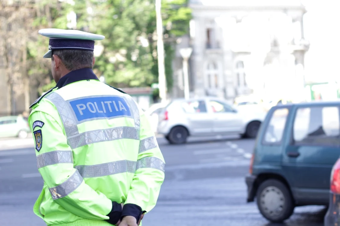 Omul legii este acuzat de comiterea a 15 infracţiuni Foto: Adevărul