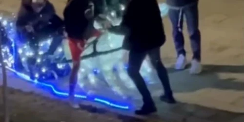 tineri targ craciun Beius, captura video jpg
