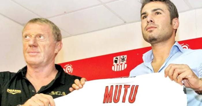 Alex Dupont (stânga) l-a prezentat în vară pe Adi Mutu