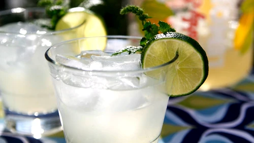 Cum iţi readuci la viaţă organismul în zilele toride  Băutura tonică, răcoritoare, perfecta pentru o vară fierbinte  jpeg