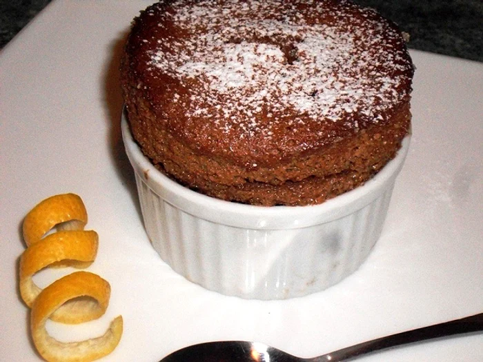 
    Sufleu de ciocolată cu lămâie  