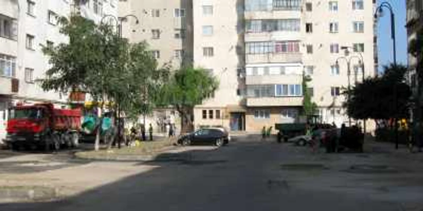Târgovişte:  Atenţie, nu vă lăsaţi maşinile în parcarea din micro 8!