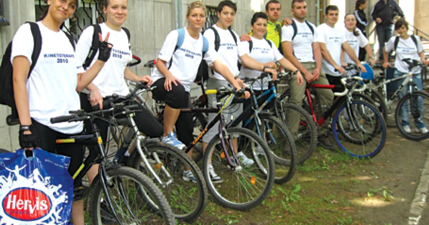 Tinerii vor cutreiera, pe biciclete, toată Valea Barcăului Foto: Arhivă