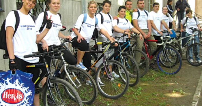 Tinerii vor cutreiera, pe biciclete, toată Valea Barcăului Foto: Arhivă