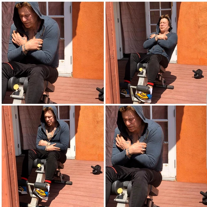 Mickey Rourke face abdomene și își învață fanii să își sculpteze trupul pe perioada izolării