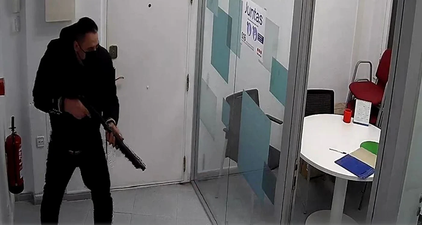 Eugen Sabău a fost surprins când și-a atacat colegii. FOTO El Pais