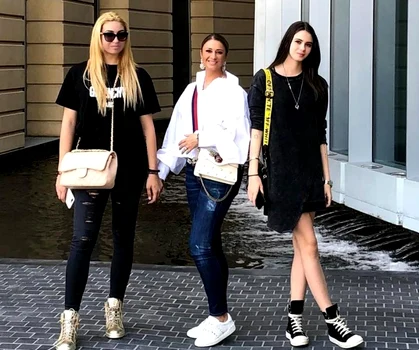 2 anamaria prodan si fetele jpg jpeg