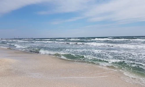 plaja din zona mamaia nord jpeg