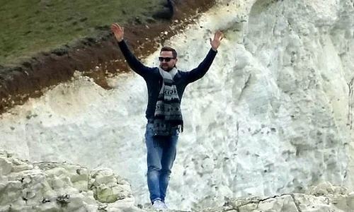 Au realizat câteva imagini amețitoare de pe faleza Seaford Head, la o înălțime de peste 60 de metri jpeg
