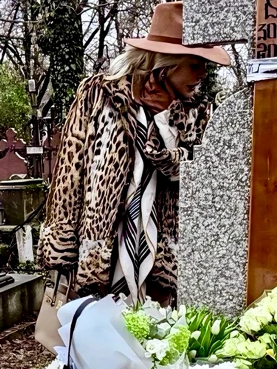 Ținuta purtată de Loredana la parastas - Foto: Arhiva Click!