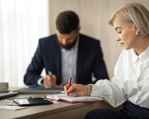 Tranzactiile la notariat Foto Freepik com jpg