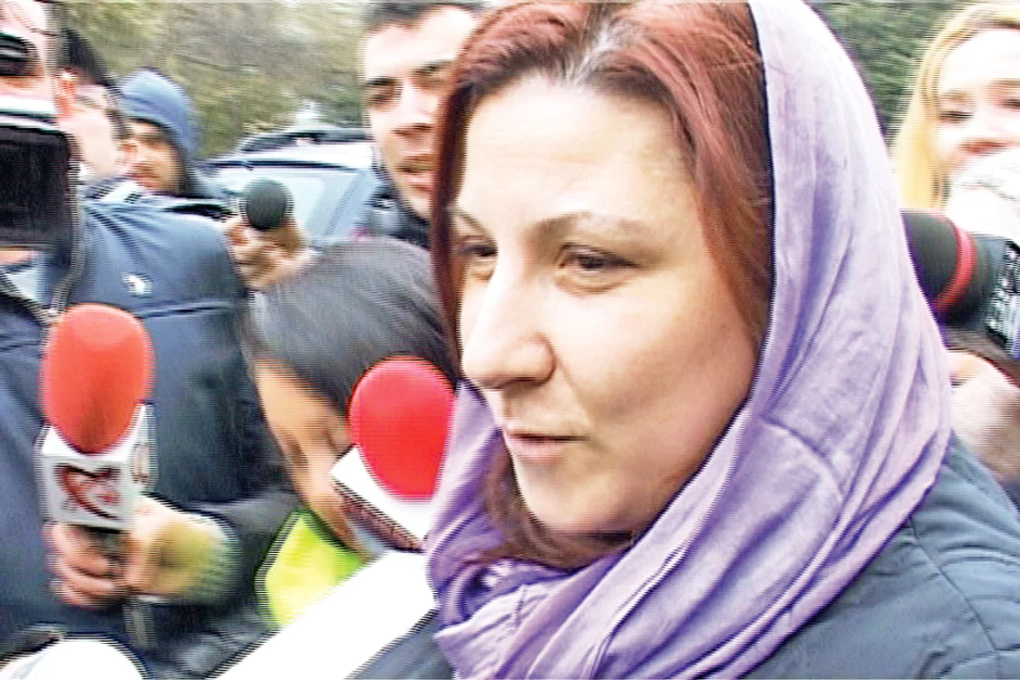 
    Alexandra Herţanu a ieşit zâmbind de la DNAFoto: Mediafax  