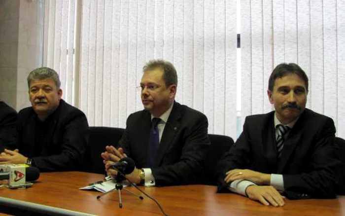 Ambasdorul Philippe Beaulne, între primarul Mircea Hava şi preşedintele CJ, Ion Dumitrel