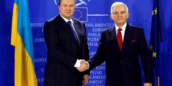 Ianukovici, primit de preşedintele Parlamentului European, polonezul Buszk 