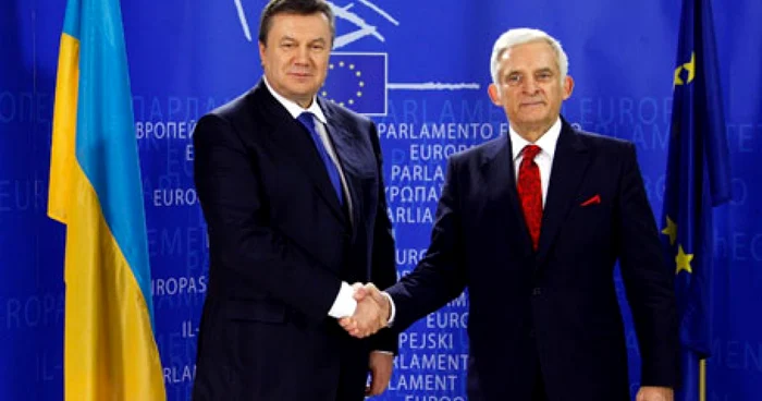 Ianukovici, primit de preşedintele Parlamentului European, polonezul Buszk