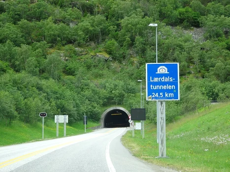 Tunelul Laerdal 1, foto wikipedia JPG