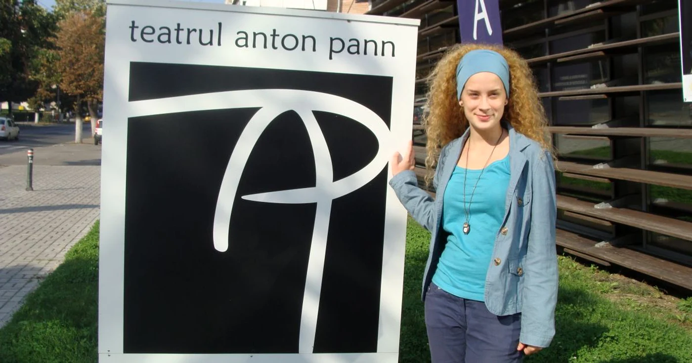 Diana Roman este studenta la teatru si regizor inca din timpul liceului