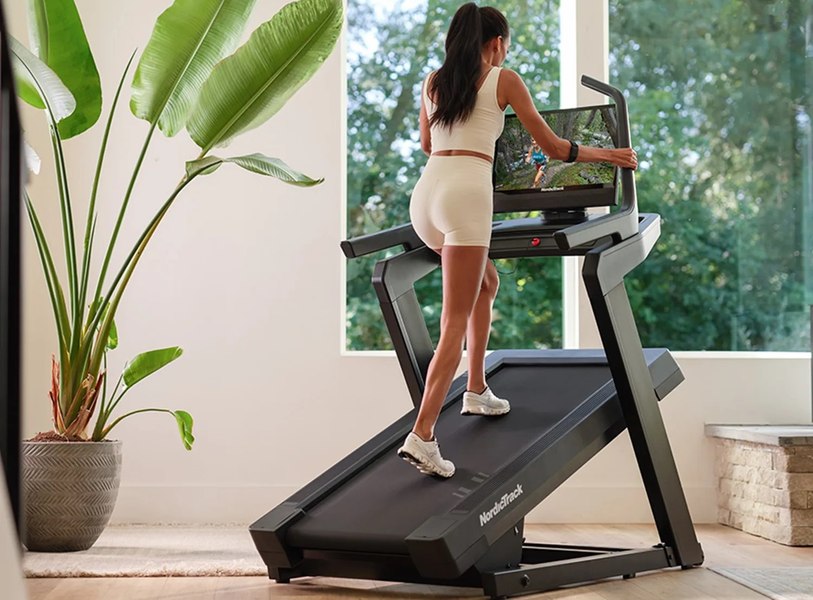 Noua eră în fitness: antrenamente indoor revoluționate de inteligența artificială