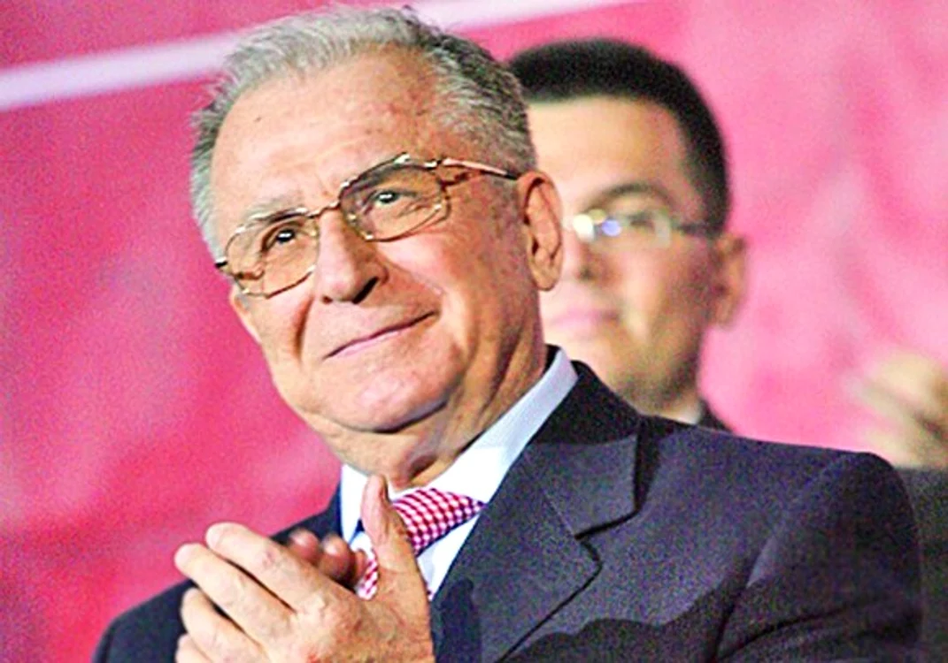 
    Ion Iliescu a suferit mai multe intervenţii chirugicale foto: arhivă Click!  