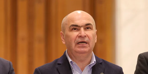 Reprezentanți ai PSD, PNL, USR, UDMR și ai minorităților naționale fac declarații de presă la finalul unei ședințe la Palatul Parlamentului, în București. FOTO Inquam Photos / Octav Ganea