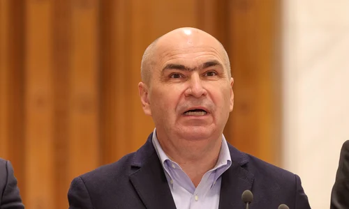 Reprezentanți ai PSD, PNL, USR, UDMR și ai minorităților naționale fac declarații de presă la finalul unei ședințe la Palatul Parlamentului, în București. FOTO Inquam Photos / Octav Ganea