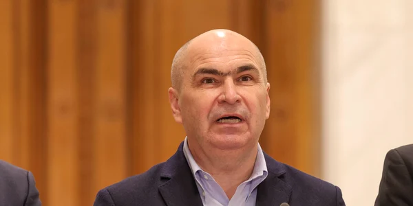 Reprezentanți ai PSD, PNL, USR, UDMR și ai minorităților naționale fac declarații de presă la finalul unei ședințe la Palatul Parlamentului, în București. FOTO Inquam Photos / Octav Ganea