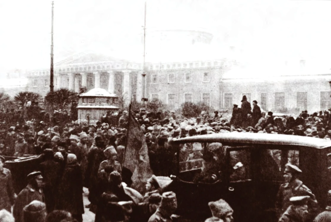 14 martie 1917, Petrograd: revoluționarii ruși asaltează Palatul Taurida